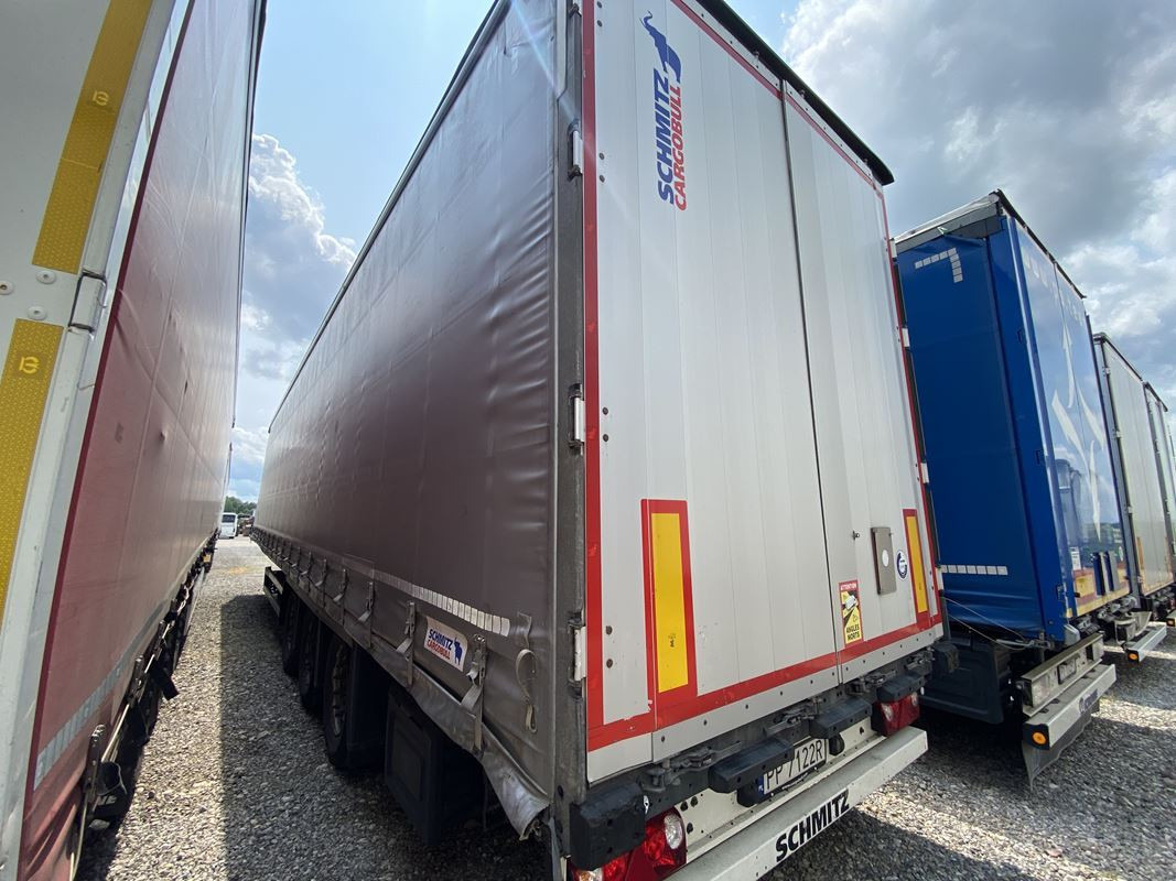 SCHMITZ CARGOBULL SCB S3T FIRANA - Remorque rideaux coulissants: photos 2 SCHMITZ CARGOBULL SCB S3T FIRANA - Remorque rideaux coulissants: photos 2