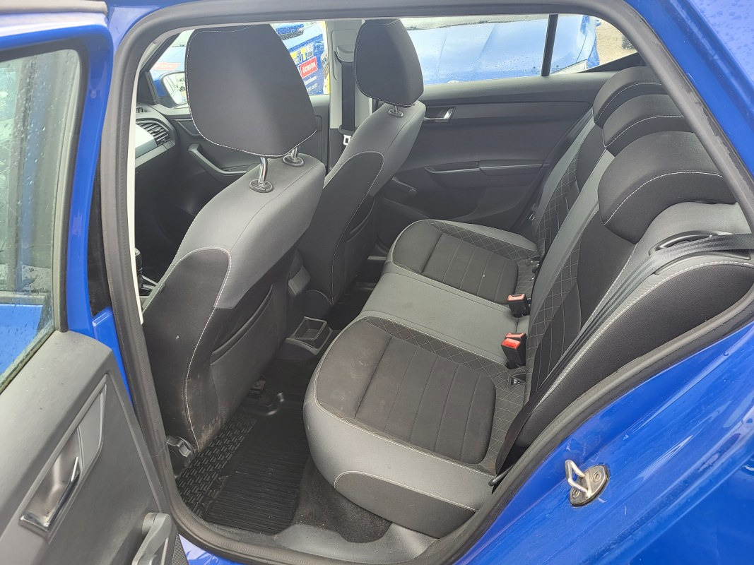 Voiture à hayon SKODA FABIA HATCHBACK: photos 10
