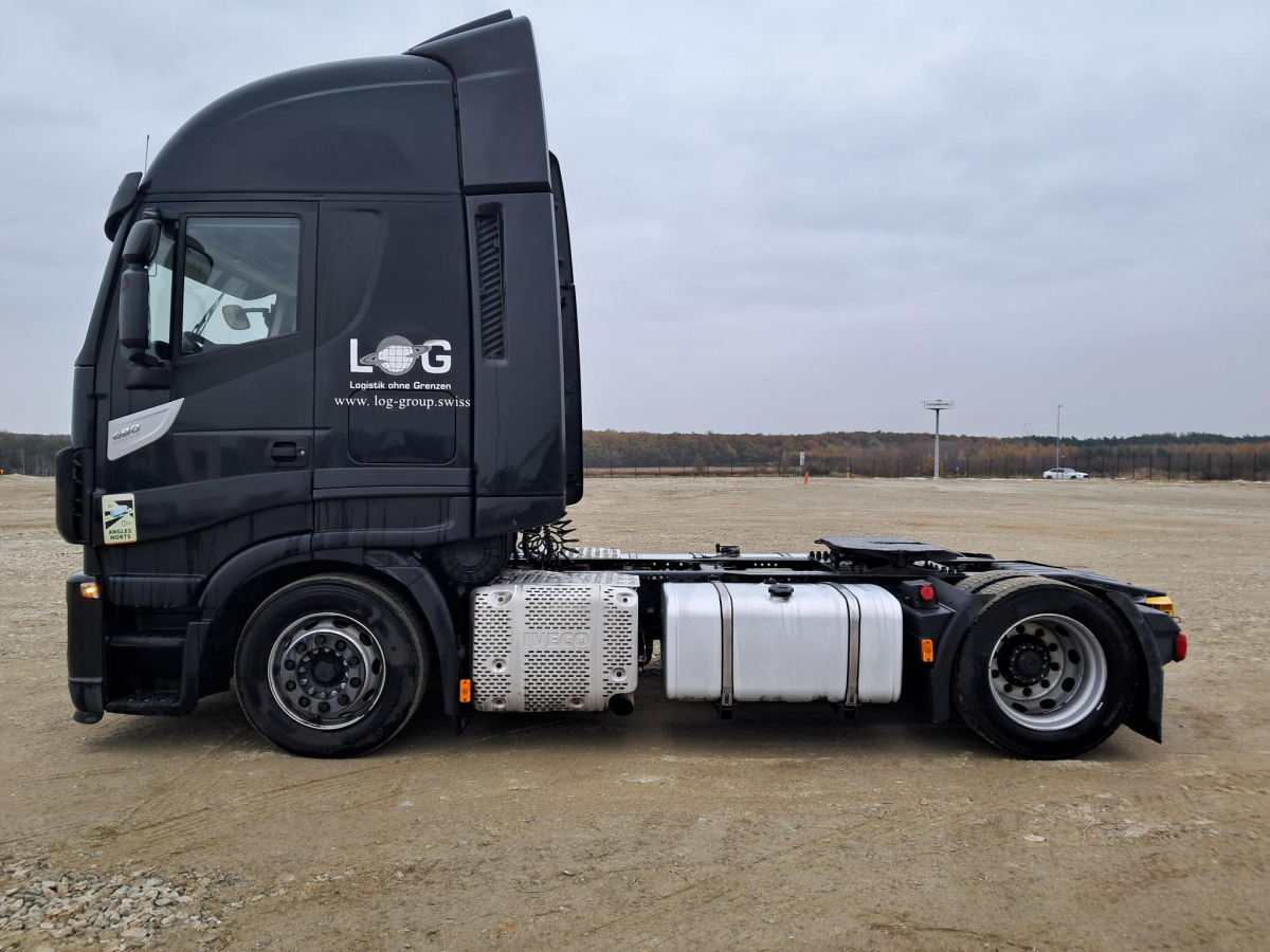 IVECO AS440T CIĄGNIK SIODŁOWY - Tracteur routier: photos 4 IVECO AS440T CIĄGNIK SIODŁOWY - Tracteur routier: photos 4
