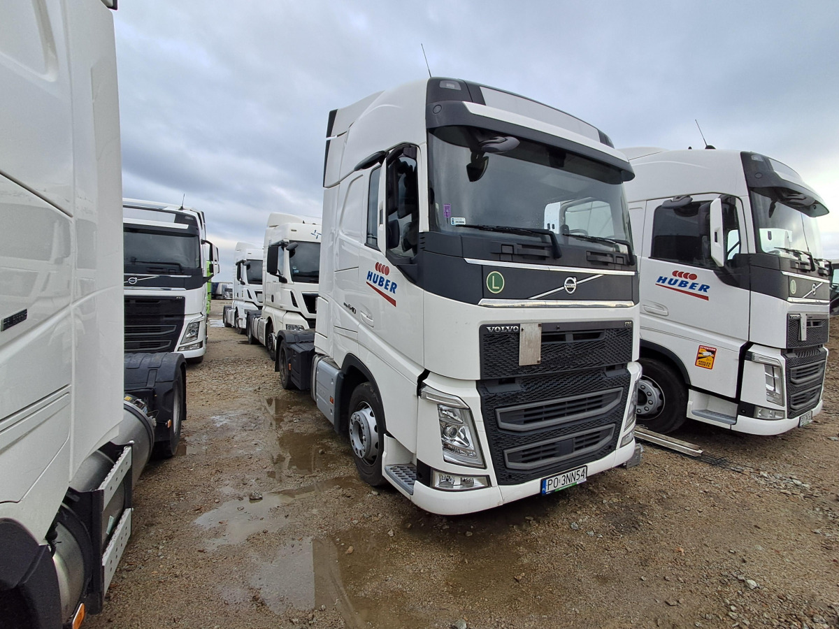 VOLVO FH 460 CIĄGNIK SIODŁOWY - Tracteur routier: photos 1 VOLVO FH 460 CIĄGNIK SIODŁOWY - Tracteur routier: photos 1