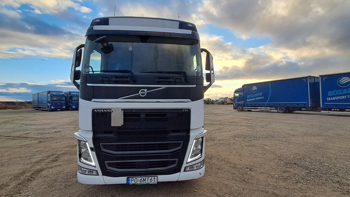 VOLVO FH 460 CIĄGNIK SIODŁOWY - Tracteur routier: photos 2 VOLVO FH 460 CIĄGNIK SIODŁOWY - Tracteur routier: photos 2