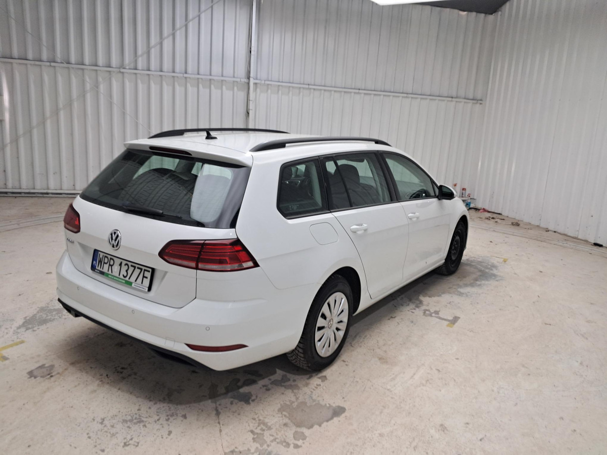 VOLKSWAGEN GOLF KOMBI - Voiture: photos 4 VOLKSWAGEN GOLF KOMBI - Voiture: photos 4