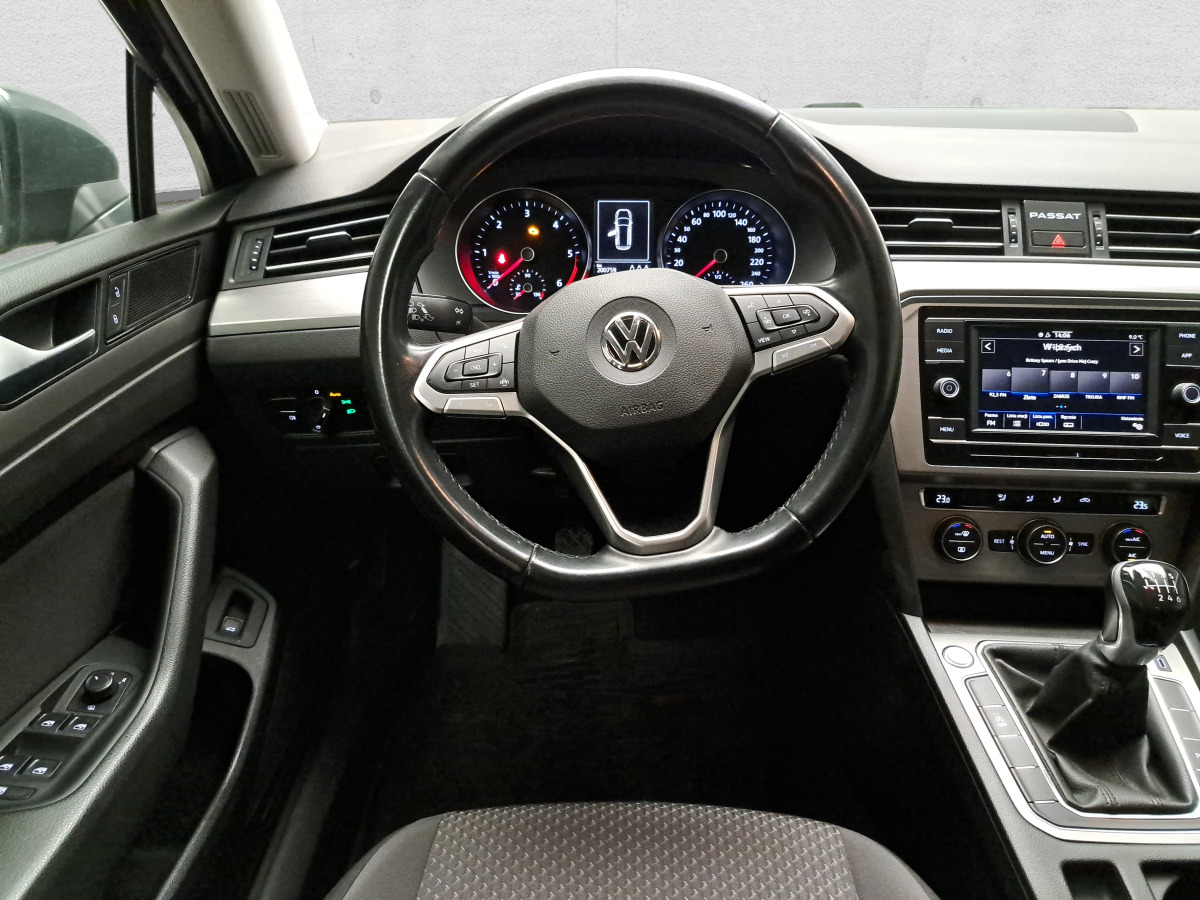 Voiture VOLKSWAGEN PASSAT KOMBI: photos 11