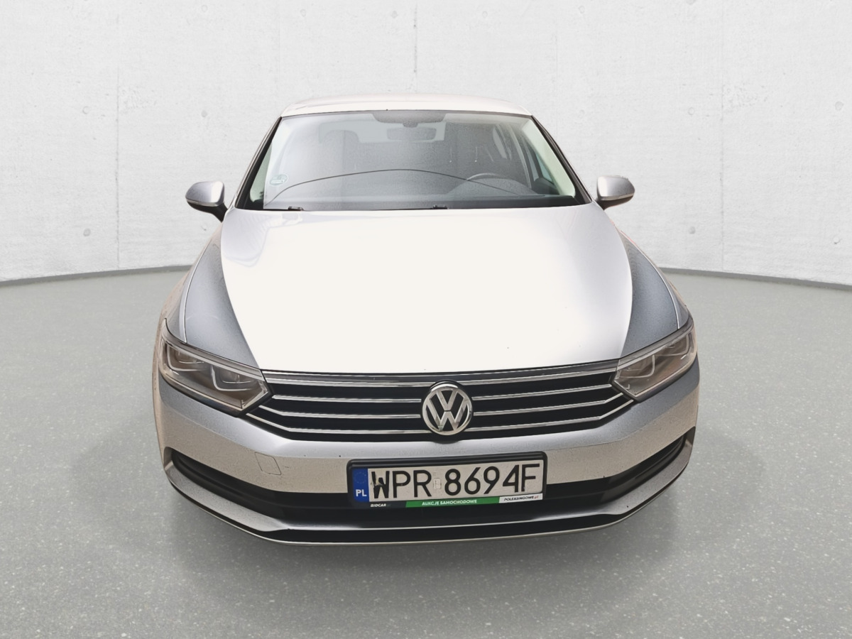 VOLKSWAGEN PASSAT SEDAN - Voiture: photos 3 VOLKSWAGEN PASSAT SEDAN - Voiture: photos 3