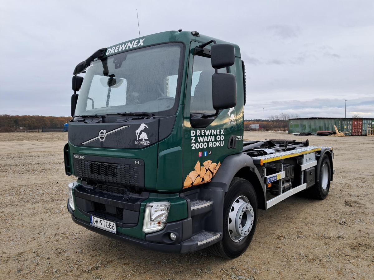VOLVO FL - Camion ampliroll: photos 3 VOLVO FL - Camion ampliroll: photos 3
