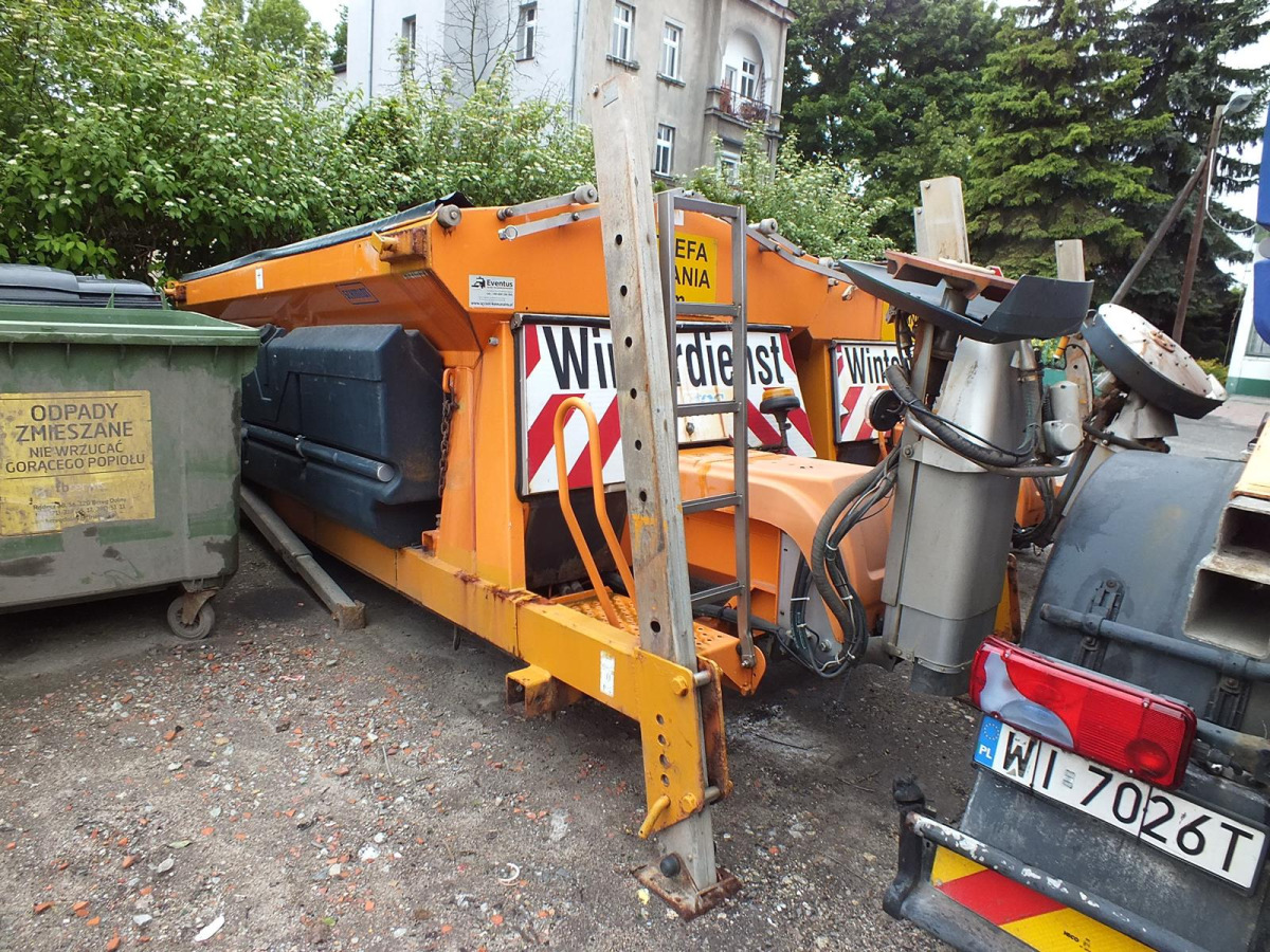 Zabudowa piaskarki – SCHMIDT STRATOS S50-36 – 2003 – 5m³ – hydropompa - Epandeur de sable pour Engins de chantier: photos 1 Zabudowa piaskarki – SCHMIDT STRATOS S50-36 – 2003 – 5m³ – hydropompa - Epandeur de sable pour Engins de chantier: photos 1