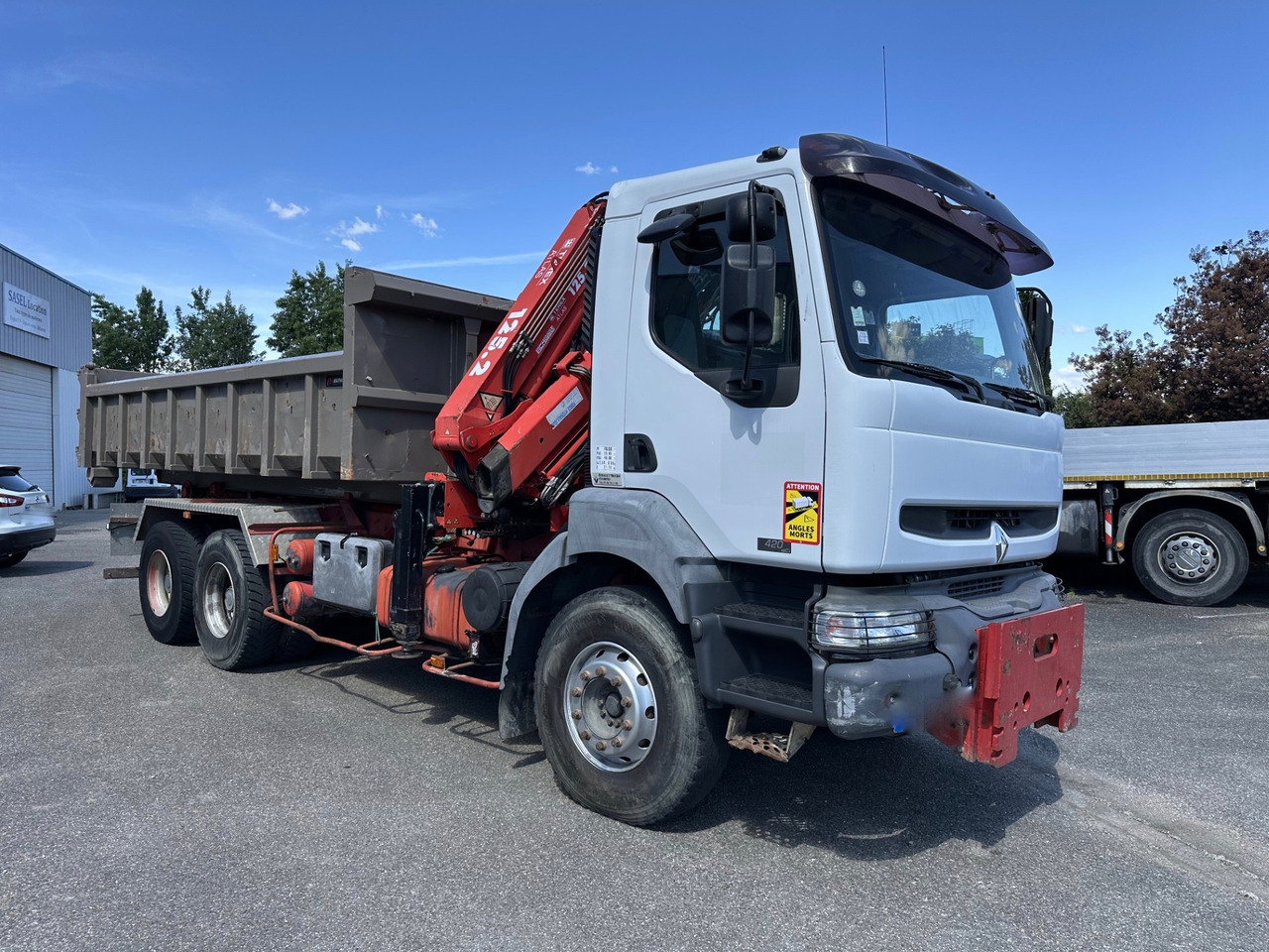 RENAULT KERAX 420DCI - Camion ampliroll, Camion grue: photos 2 RENAULT KERAX 420DCI - Camion ampliroll, Camion grue: photos 2