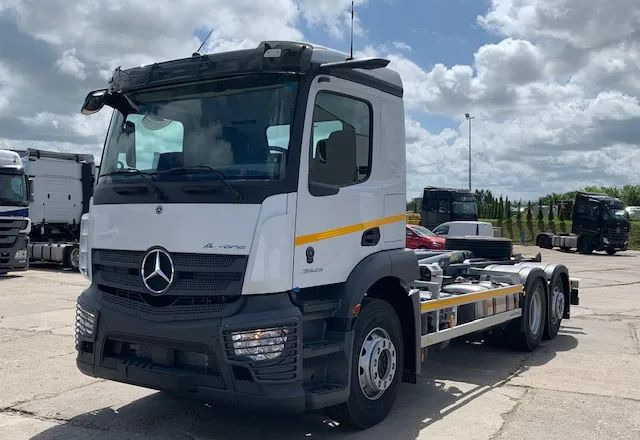 Mercedes-Benz Actros 2543 L Hakowiec - Camion ampliroll: photos 1 Mercedes-Benz Actros 2543 L Hakowiec - Camion ampliroll: photos 1