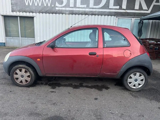 Ford Ka 1.3 , export / handel - Voiture à hayon: photos 2 Ford Ka 1.3 , export / handel - Voiture à hayon: photos 2