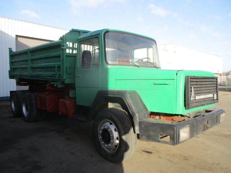 Iveco Magirus deutz 260-26, 6x4 , 6 Cylinder water cooled , 3 way tipper , Spring suspension - Camion benne: photos 4 Iveco Magirus deutz 260-26, 6x4 , 6 Cylinder water cooled , 3 way tipper , Spring suspension - Camion benne: photos 4