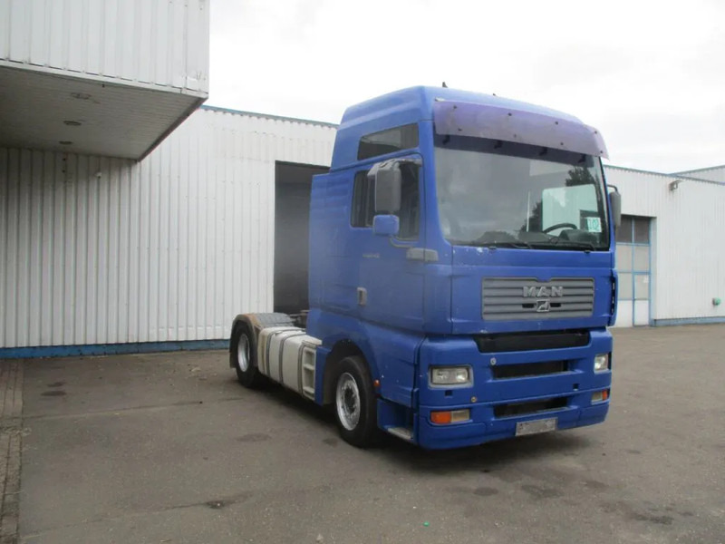 MAN TGA , FOR PARTS ONLY , NO ENGINE AND GEARBOX - Tracteur routier: photos 4 MAN TGA , FOR PARTS ONLY , NO ENGINE AND GEARBOX - Tracteur routier: photos 4