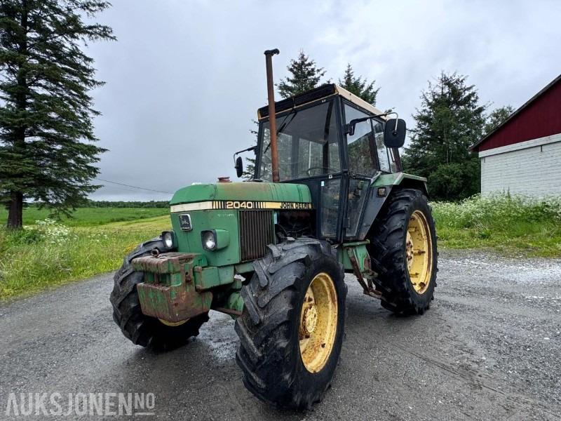 1981 John Deere 2040 - 4x4 - Hydraulisk toppstag og Triangel - 2 kjettinger - Tracteur agricole: photos 1 1981 John Deere 2040 - 4x4 - Hydraulisk toppstag og Triangel - 2 kjettinger - Tracteur agricole: photos 1