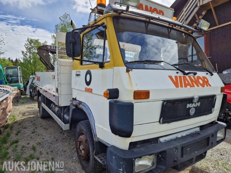 1992 MAN 8.150 F planbil med kran - Camion grue: photos 3 1992 MAN 8.150 F planbil med kran - Camion grue: photos 3