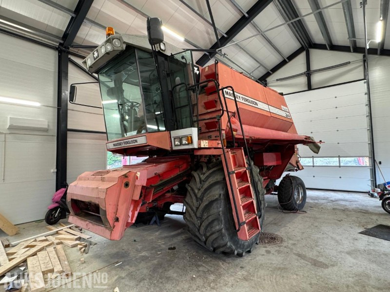 1996 Massey Ferguson MF 34 skurtresker - Moissonneuse-batteuse: photos 1 1996 Massey Ferguson MF 34 skurtresker - Moissonneuse-batteuse: photos 1