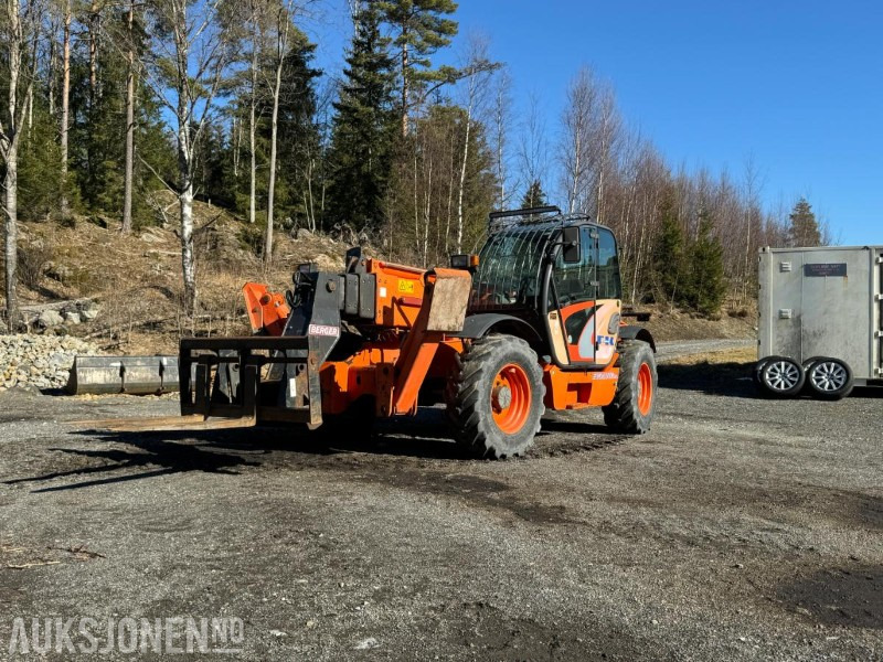 2003 Fiat-kobelco T17 radiostyrt teleskoplaster, 2262 t - Chariot télescopique: photos 1 2003 Fiat-kobelco T17 radiostyrt teleskoplaster, 2262 t - Chariot télescopique: photos 1