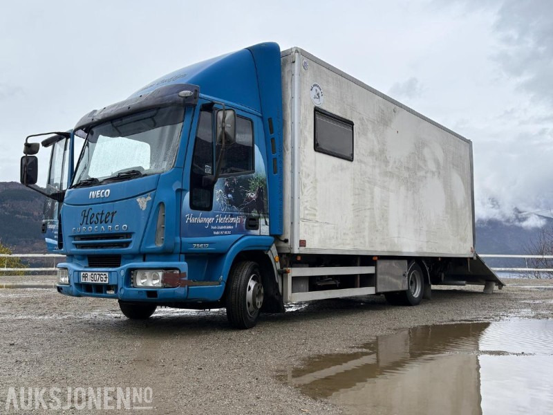 Camion bétaillère 2004 Iveco Eurocargo hestebil: photos 1