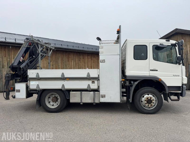 2005 Mercedes-Benz 1225AF/36AT linjebil med kran og masse utstyr - Camion grue: photos 4 2005 Mercedes-Benz 1225AF/36AT linjebil med kran og masse utstyr - Camion grue: photos 4
