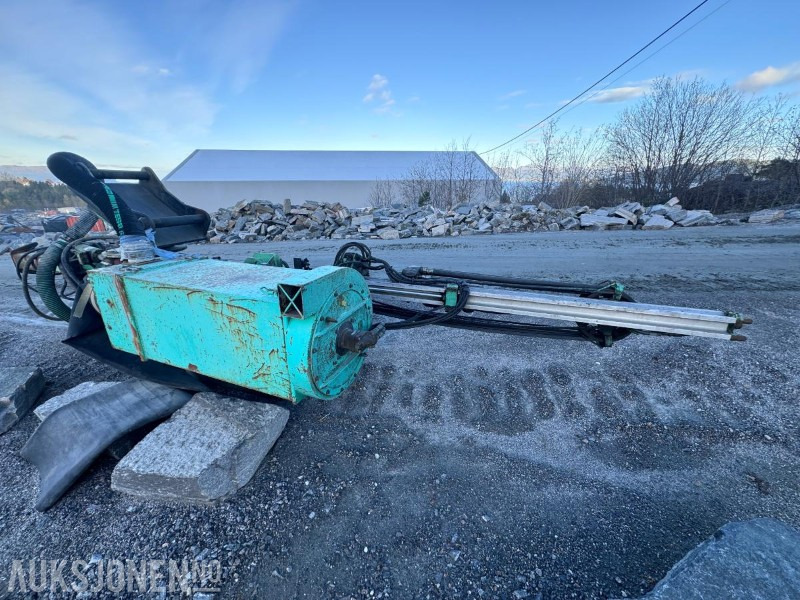 2006 IR Montabert boretårn CPA 225 - HC 40 hammer - Nytt S70 feste i 2022 - Ilmeg støvsuger - kompressor - Foreuse: photos 5 2006 IR Montabert boretårn CPA 225 - HC 40 hammer - Nytt S70 feste i 2022 - Ilmeg støvsuger - kompressor - Foreuse: photos 5