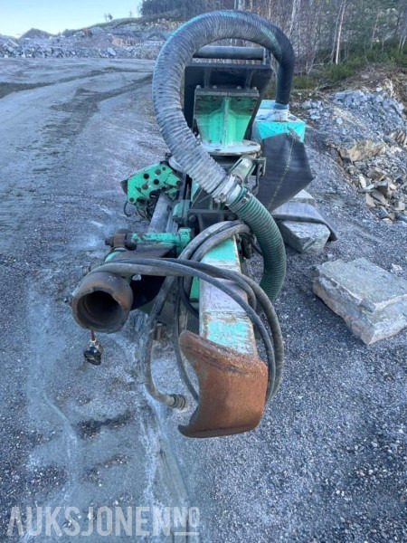 2006 IR Montabert boretårn CPA 225 - HC 40 hammer - Nytt S70 feste i 2022 - Ilmeg støvsuger - kompressor - Foreuse: photos 3 2006 IR Montabert boretårn CPA 225 - HC 40 hammer - Nytt S70 feste i 2022 - Ilmeg støvsuger - kompressor - Foreuse: photos 3