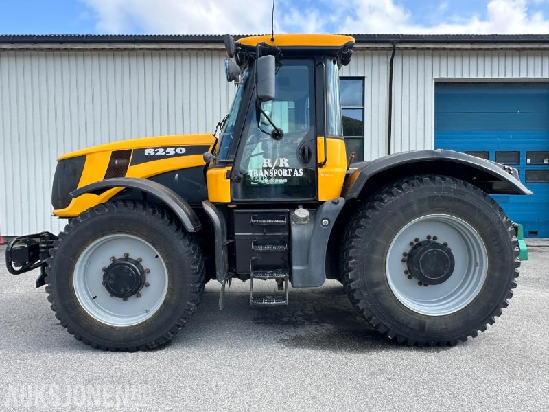 2006 JCB Fastrac 8250 - 4985 timer - Tracteur agricole: photos 2 2006 JCB Fastrac 8250 - 4985 timer - Tracteur agricole: photos 2
