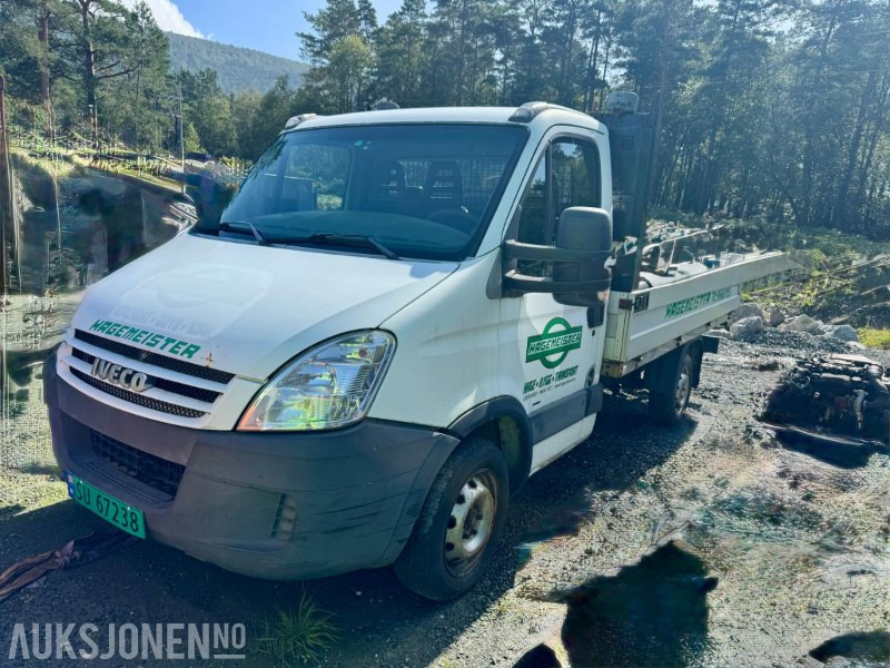 2007 Iveco 29L12 - Hengerfeste - Webasto - Km: 106000 - Camion plateau: photos 1 2007 Iveco 29L12 - Hengerfeste - Webasto - Km: 106000 - Camion plateau: photos 1