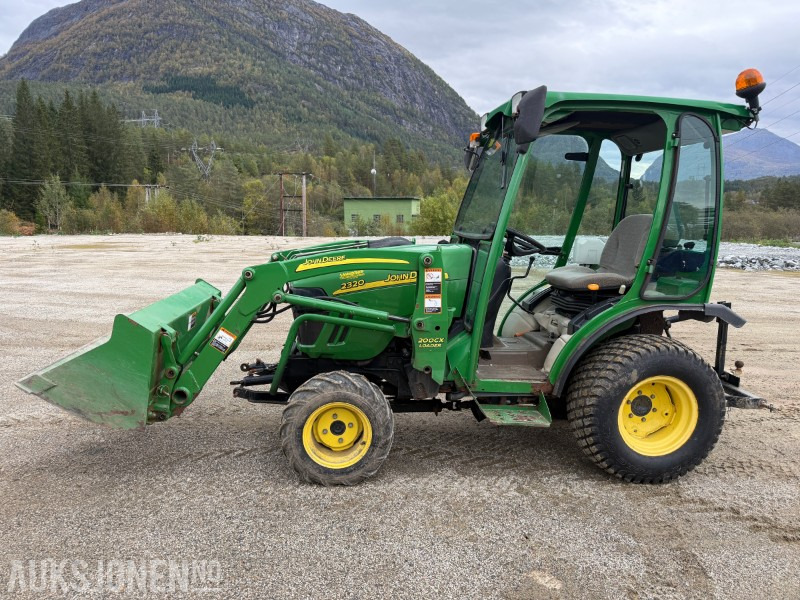2007 John Deere 2320 Minitraktor / Kompakttraktor 2316 timer. Mykje ekstrautstyr - Tracteur agricole: photos 2 2007 John Deere 2320 Minitraktor / Kompakttraktor 2316 timer. Mykje ekstrautstyr - Tracteur agricole: photos 2