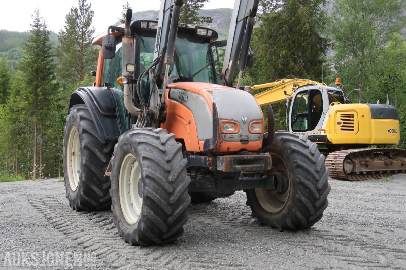2008 Valtra N141 Twintrac traktor / 9121 timer - Tracteur agricole: photos 4 2008 Valtra N141 Twintrac traktor / 9121 timer - Tracteur agricole: photos 4