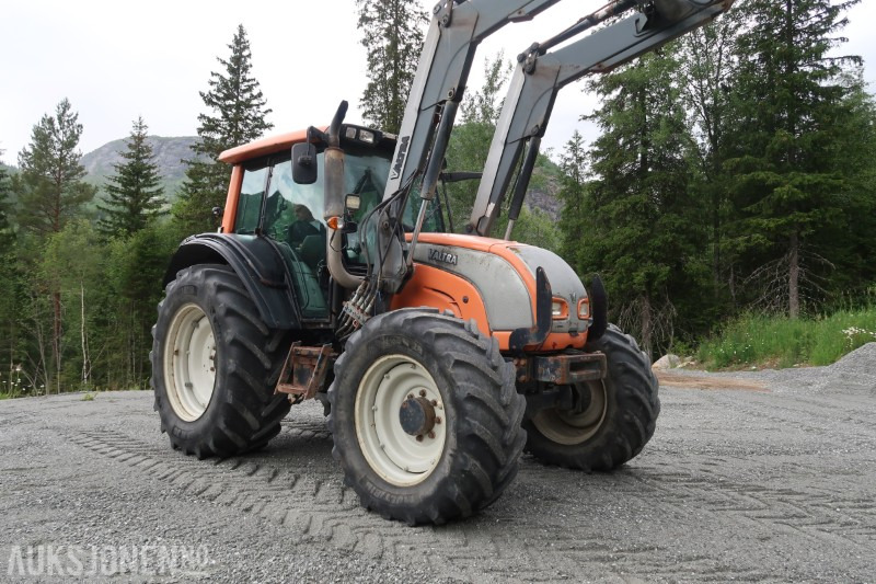 2008 Valtra N141 Twintrac traktor / 9121 timer - Tracteur agricole: photos 5 2008 Valtra N141 Twintrac traktor / 9121 timer - Tracteur agricole: photos 5