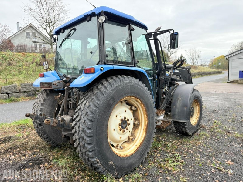 2010 New Holland T5070 traktor / Trima frontlaster / 4X4 - Tracteur agricole: photos 5 2010 New Holland T5070 traktor / Trima frontlaster / 4X4 - Tracteur agricole: photos 5