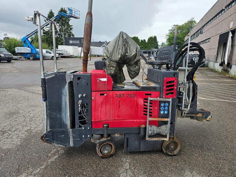 2011 RELLOK Cutting Solutions RSF 750 - fullhydraulisk veisag/gulvsag for asfalt/betong - Matériel de chantier: photos 3 2011 RELLOK Cutting Solutions RSF 750 - fullhydraulisk veisag/gulvsag for asfalt/betong - Matériel de chantier: photos 3