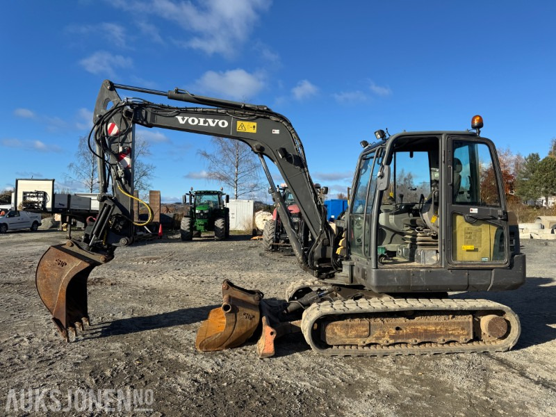 2011 Volvo EC55C GRAVEMNASKON MED 2 SKUFFER - Pelle: photos 1 2011 Volvo EC55C GRAVEMNASKON MED 2 SKUFFER - Pelle: photos 1
