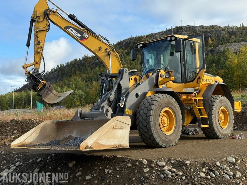 2011 Volvo L70F - Sentralsmøring - Spakestyring - 8830 timer - 13 700kg - Chargeuse sur pneus: photos 1 2011 Volvo L70F - Sentralsmøring - Spakestyring - 8830 timer - 13 700kg - Chargeuse sur pneus: photos 1