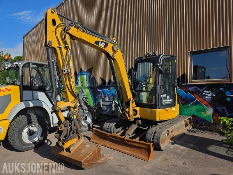 2012 Cat 305E minigraver med pusseskuff - Engcon tiltrotator - Pusseskuff - S40 - Mini pelle: photos 1 2012 Cat 305E minigraver med pusseskuff - Engcon tiltrotator - Pusseskuff - S40 - Mini pelle: photos 1