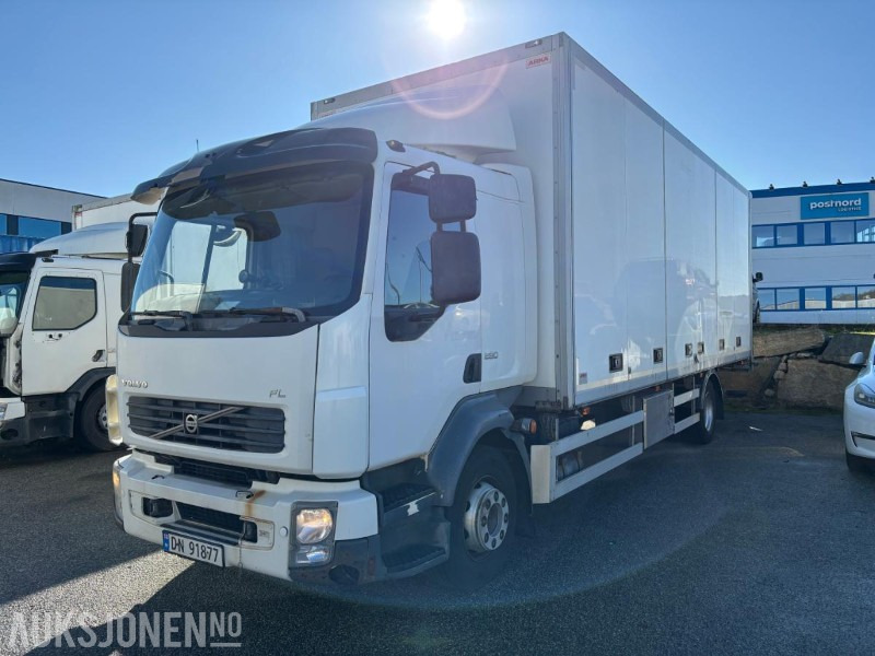 2012 VOLVO FL-290 SKAPBIL. FULL SIDEÅPNING OG ZEPRO BAKLØFT. 18PALLER - Camion fourgon: photos 1 2012 VOLVO FL-290 SKAPBIL. FULL SIDEÅPNING OG ZEPRO BAKLØFT. 18PALLER - Camion fourgon: photos 1