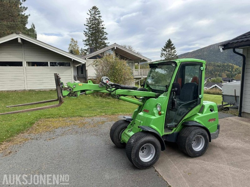 2013 Avant 630 kompaktlaster med snøfres, feiekost, gressklipper, pallegaffel, grusskuffe - mva fritt - Mini chargeuse: photos 1 2013 Avant 630 kompaktlaster med snøfres, feiekost, gressklipper, pallegaffel, grusskuffe - mva fritt - Mini chargeuse: photos 1