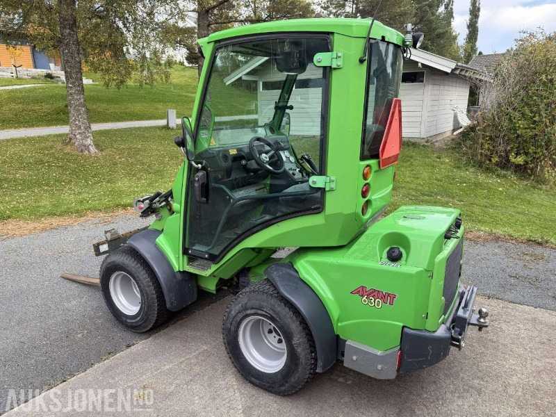 2013 Avant 630 kompaktlaster med snøfres, feiekost, gressklipper, pallegaffel, grusskuffe - mva fritt - Mini chargeuse: photos 3 2013 Avant 630 kompaktlaster med snøfres, feiekost, gressklipper, pallegaffel, grusskuffe - mva fritt - Mini chargeuse: photos 3