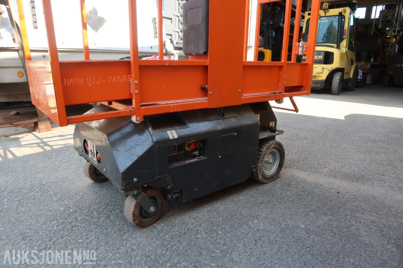2013 Bravisol LUI MINI HD lift / 114 timer - Nacelle: photos 5 2013 Bravisol LUI MINI HD lift / 114 timer - Nacelle: photos 5