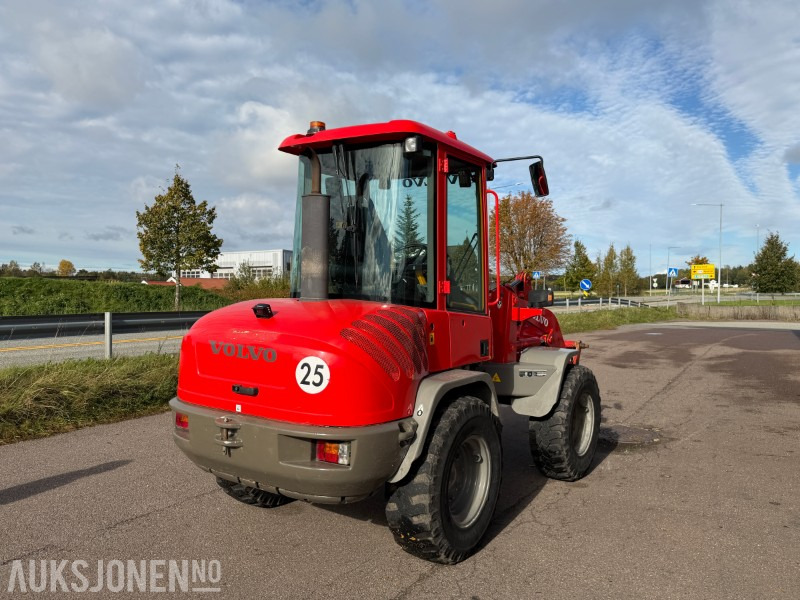 2013 Volvo L30B-Z7X Hjullaster - 6650kg - Ryggekamera - Universalskuff - Pallegafler - Chargeuse sur pneus: photos 5 2013 Volvo L30B-Z7X Hjullaster - 6650kg - Ryggekamera - Universalskuff - Pallegafler - Chargeuse sur pneus: photos 5