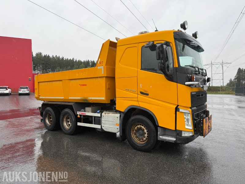 2014 Volvo FH 6X4 EURO6 TIPPBIL BRØYTERIGGET. - Camion benne: photos 2 2014 Volvo FH 6X4 EURO6 TIPPBIL BRØYTERIGGET. - Camion benne: photos 2