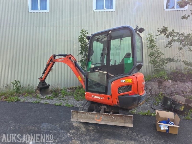 2015 Kubota KX019-4 Minigraver med grave og pusseskuff - Mini pelle: photos 3 2015 Kubota KX019-4 Minigraver med grave og pusseskuff - Mini pelle: photos 3