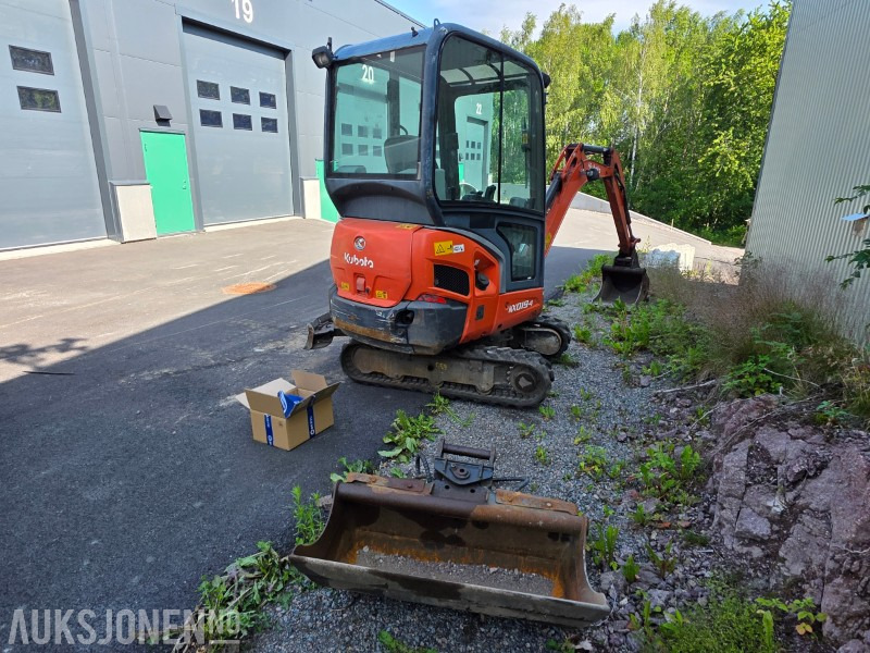 2015 Kubota KX019-4 Minigraver med grave og pusseskuff - Mini pelle: photos 5 2015 Kubota KX019-4 Minigraver med grave og pusseskuff - Mini pelle: photos 5