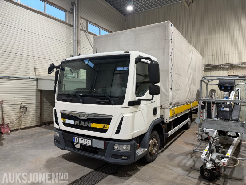 2015 MAN TGL 8.180 - Hengerfeste - Aircondition - 87.946 km - Bakløft - Camion fourgon: photos 1 2015 MAN TGL 8.180 - Hengerfeste - Aircondition - 87.946 km - Bakløft - Camion fourgon: photos 1