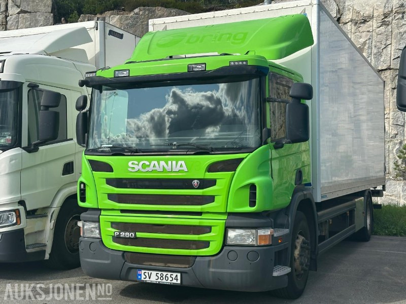 2015 Scania P-serie 280 4*2 - skapbil med løftelem og ryggekamera - Camion fourgon: photos 1 2015 Scania P-serie 280 4*2 - skapbil med løftelem og ryggekamera - Camion fourgon: photos 1