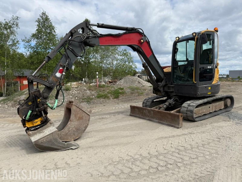 2015 Volvo ECR58D BELTEGRAVER ROTORTILT 2 SKUFFER SERVICEHISTORIKK. - Pelle: photos 1 2015 Volvo ECR58D BELTEGRAVER ROTORTILT 2 SKUFFER SERVICEHISTORIKK. - Pelle: photos 1