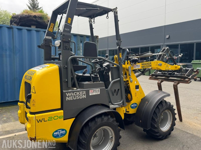 2015 Wacker Neuson WL20e - Elektrisk Hjullaster - Skuffe - Gafler - Minicontainer m/Tipp - Timer: 452 - Chargeuse sur pneus: photos 4 2015 Wacker Neuson WL20e - Elektrisk Hjullaster - Skuffe - Gafler - Minicontainer m/Tipp - Timer: 452 - Chargeuse sur pneus: photos 4