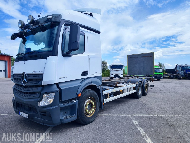 2017 Mercedes-Benz ACTROS chassis - Châssis cabine: photos 1 2017 Mercedes-Benz ACTROS chassis - Châssis cabine: photos 1