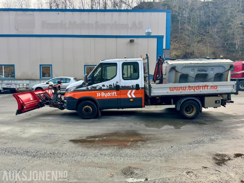 2018 Iveco Daily Kranbil m/Tipp - S/V Dekk - Saltstrøer - Brøyteskjær - Webasto - S/V Dekk - Eu-godkjent til 08/25 - Km: 106672 - Camion grue: photos 3 2018 Iveco Daily Kranbil m/Tipp - S/V Dekk - Saltstrøer - Brøyteskjær - Webasto - S/V Dekk - Eu-godkjent til 08/25 - Km: 106672 - Camion grue: photos 3
