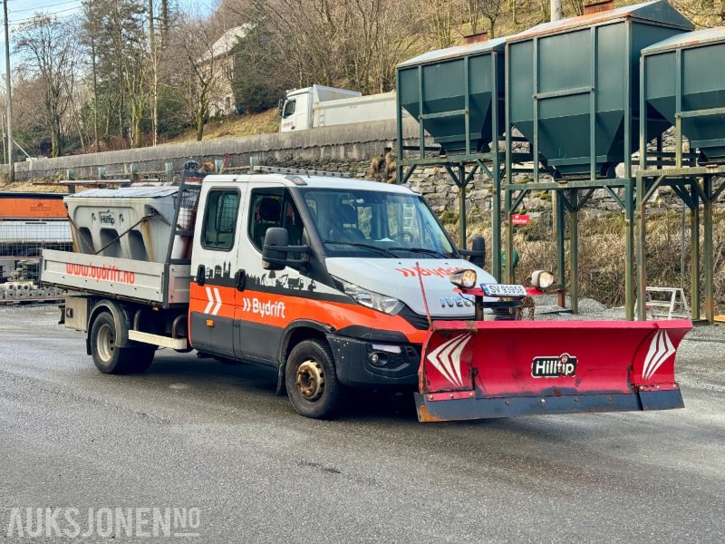 2018 Iveco Daily Kranbil m/Tipp - S/V Dekk - Saltstrøer - Brøyteskjær - Webasto - S/V Dekk - Eu-godkjent til 08/25 - Km: 106672 - Camion grue: photos 2 2018 Iveco Daily Kranbil m/Tipp - S/V Dekk - Saltstrøer - Brøyteskjær - Webasto - S/V Dekk - Eu-godkjent til 08/25 - Km: 106672 - Camion grue: photos 2