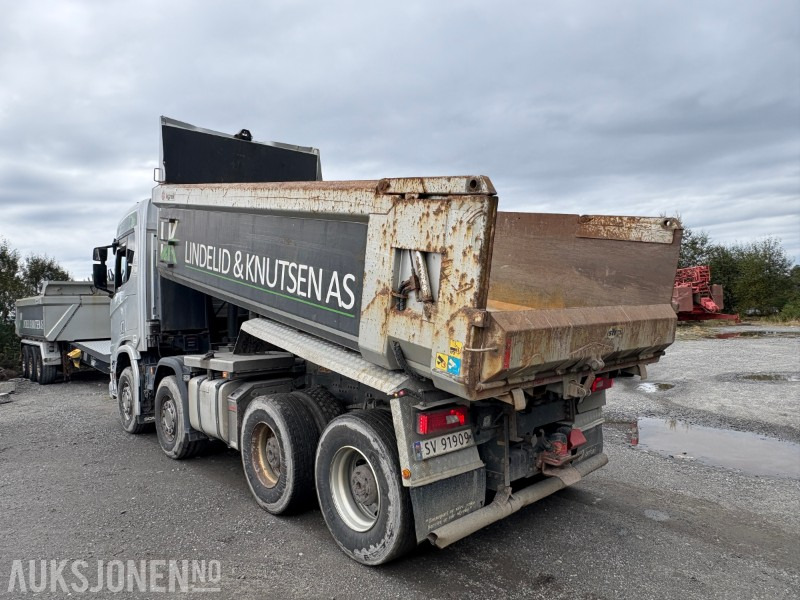 2018 Scania R500 tippbil - 8X4 - Istrail m/hydraulisk stor baklem - rullestolheis - MYE utstyr på denne bilen - Camion benne: photos 4 2018 Scania R500 tippbil - 8X4 - Istrail m/hydraulisk stor baklem - rullestolheis - MYE utstyr på denne bilen - Camion benne: photos 4
