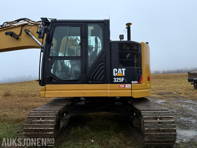 Pelle 2019 Cat 325L m/Engcon tiltrotator, Gps og 2 skuffer: photos 11